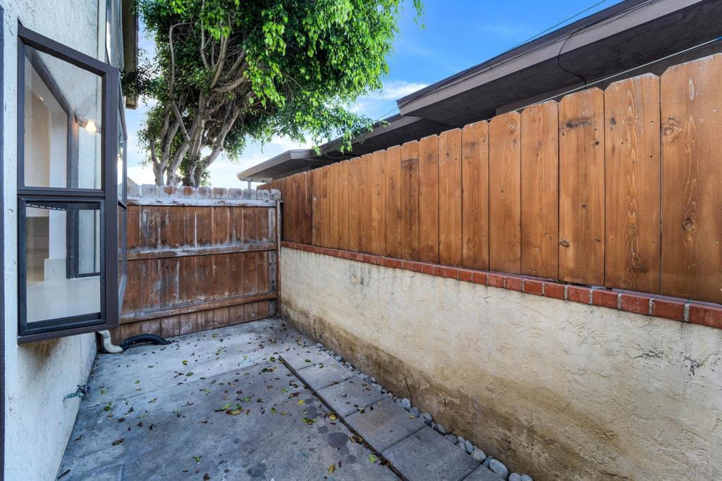2061 Chatsworth Blvd 3