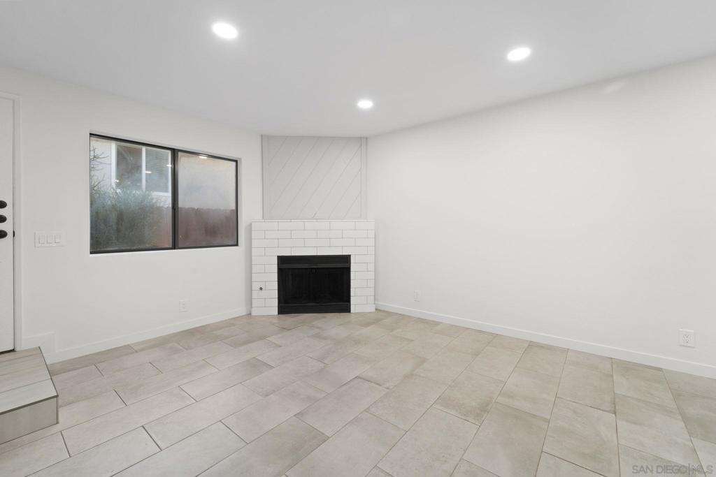 2061 Chatsworth Blvd 3
