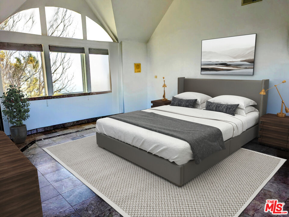 23224 Saddle Peak Rd