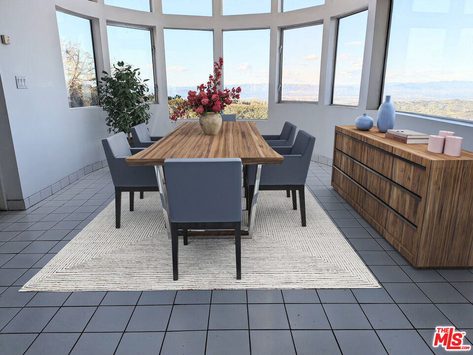 23224 Saddle Peak Rd