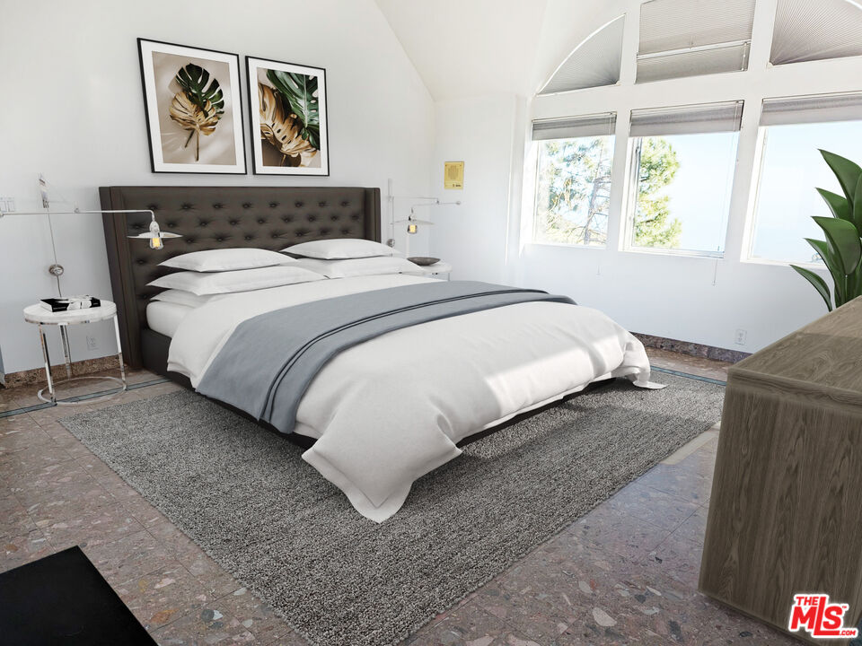 23224 Saddle Peak Rd