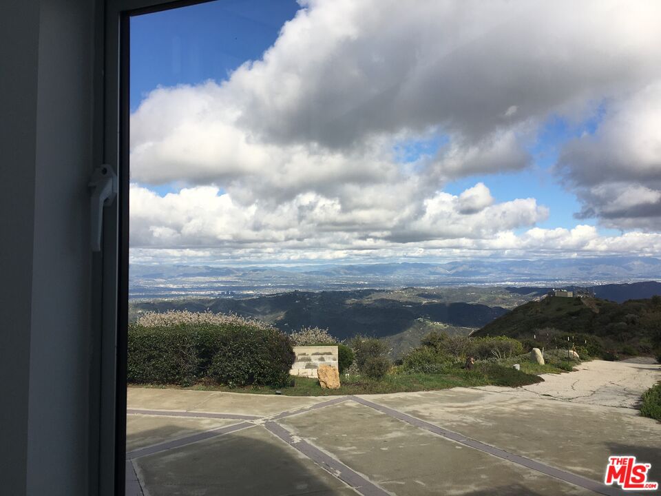 23224 Saddle Peak Rd