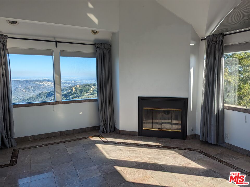 23224 Saddle Peak Rd