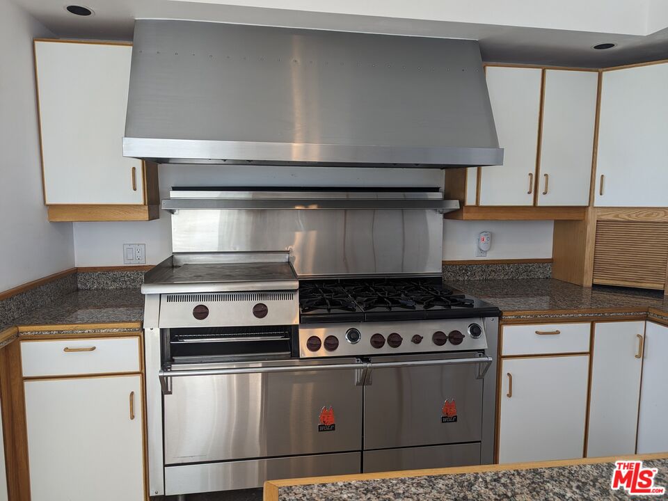 23224 Saddle Peak Rd