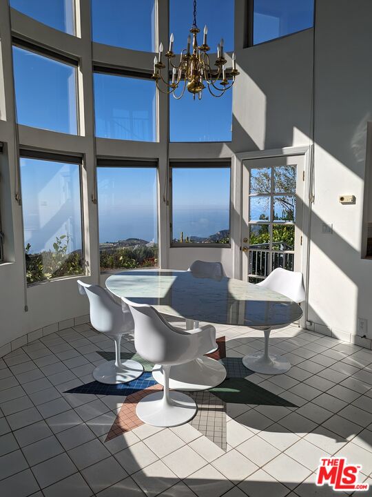 23224 Saddle Peak Rd