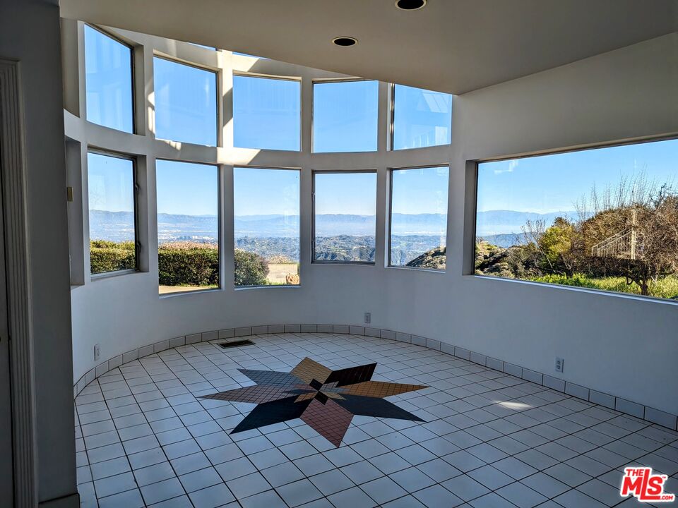 23224 Saddle Peak Rd