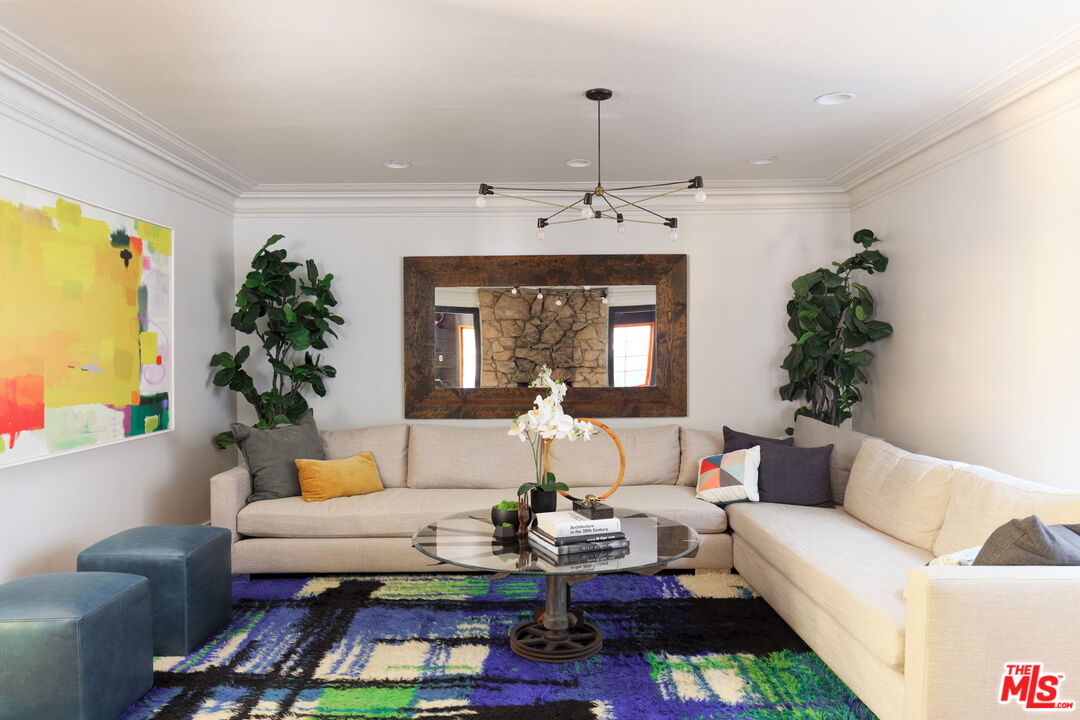 1397 Old Topanga Canyon Rd