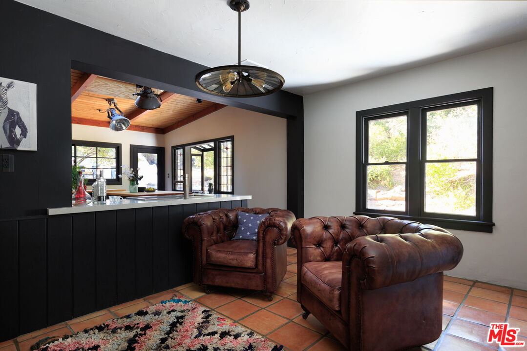 1397 Old Topanga Canyon Rd