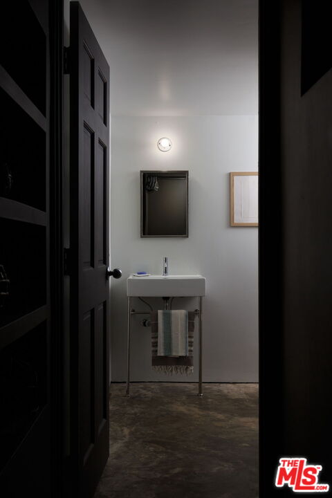 1397 Old Topanga Canyon Rd