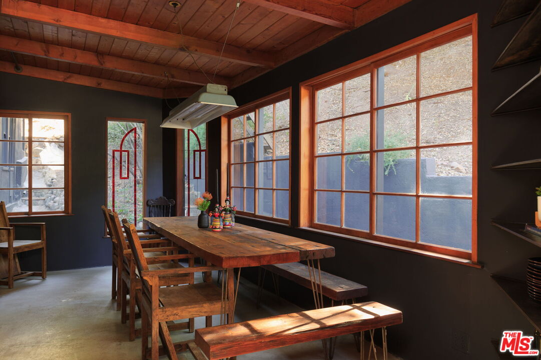 1397 Old Topanga Canyon Rd