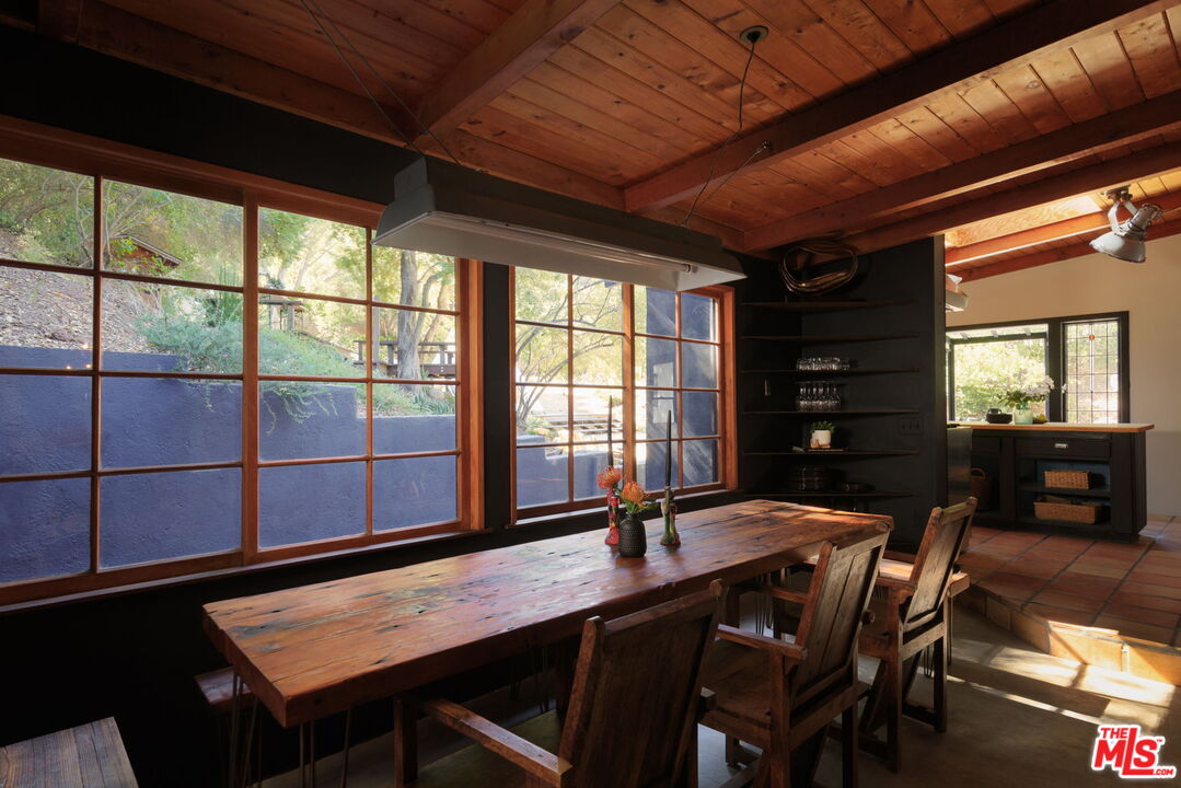 1397 Old Topanga Canyon Rd