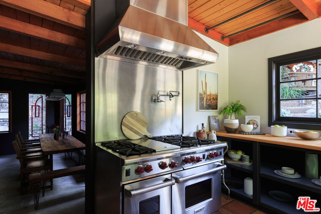 1397 Old Topanga Canyon Rd