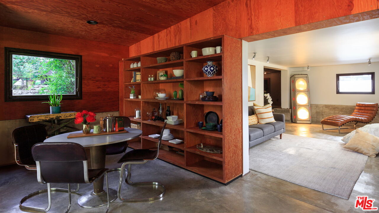 1397 Old Topanga Canyon Rd