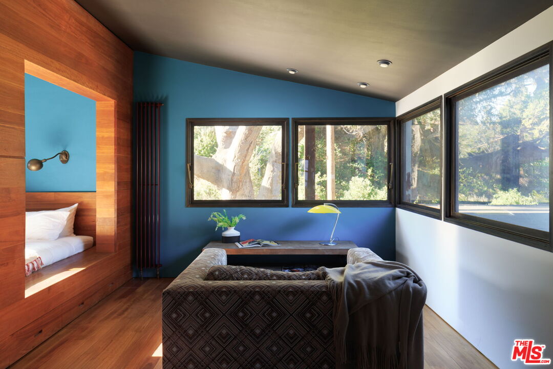 1397 Old Topanga Canyon Rd