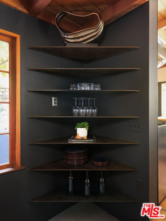 1397 Old Topanga Canyon Rd