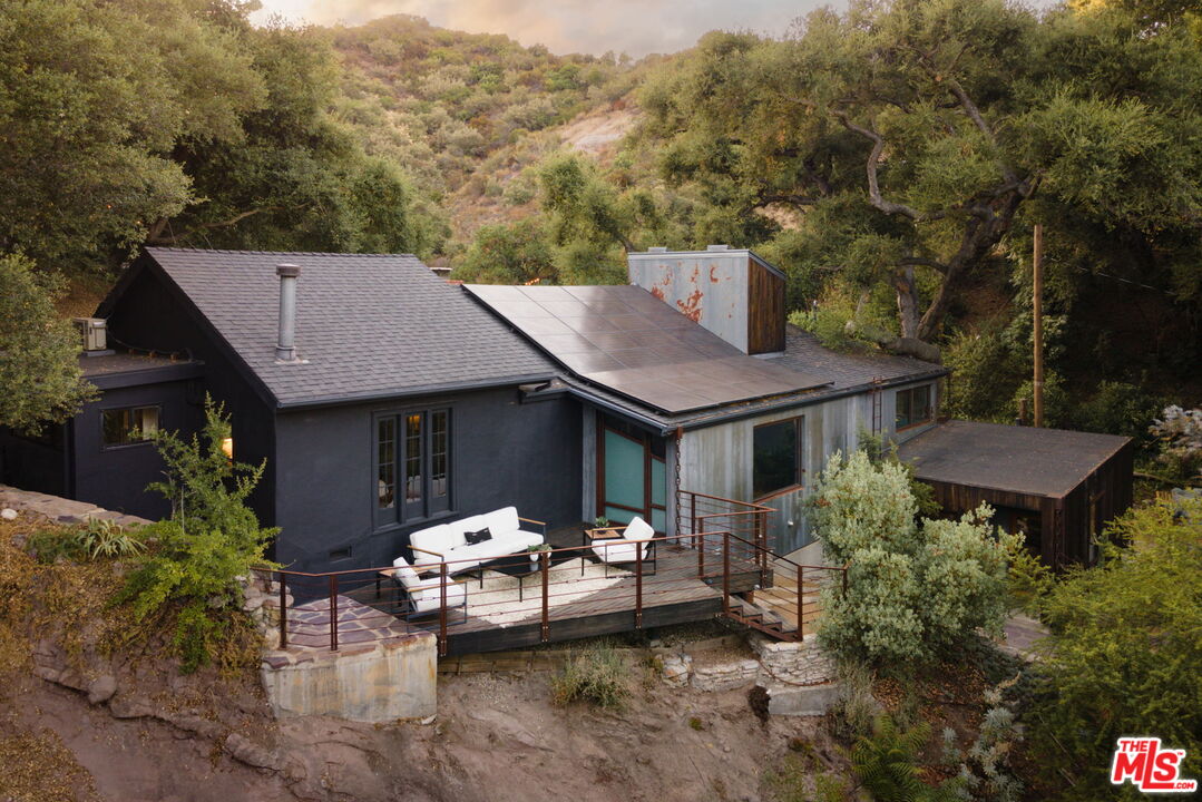 1397 Old Topanga Canyon Rd