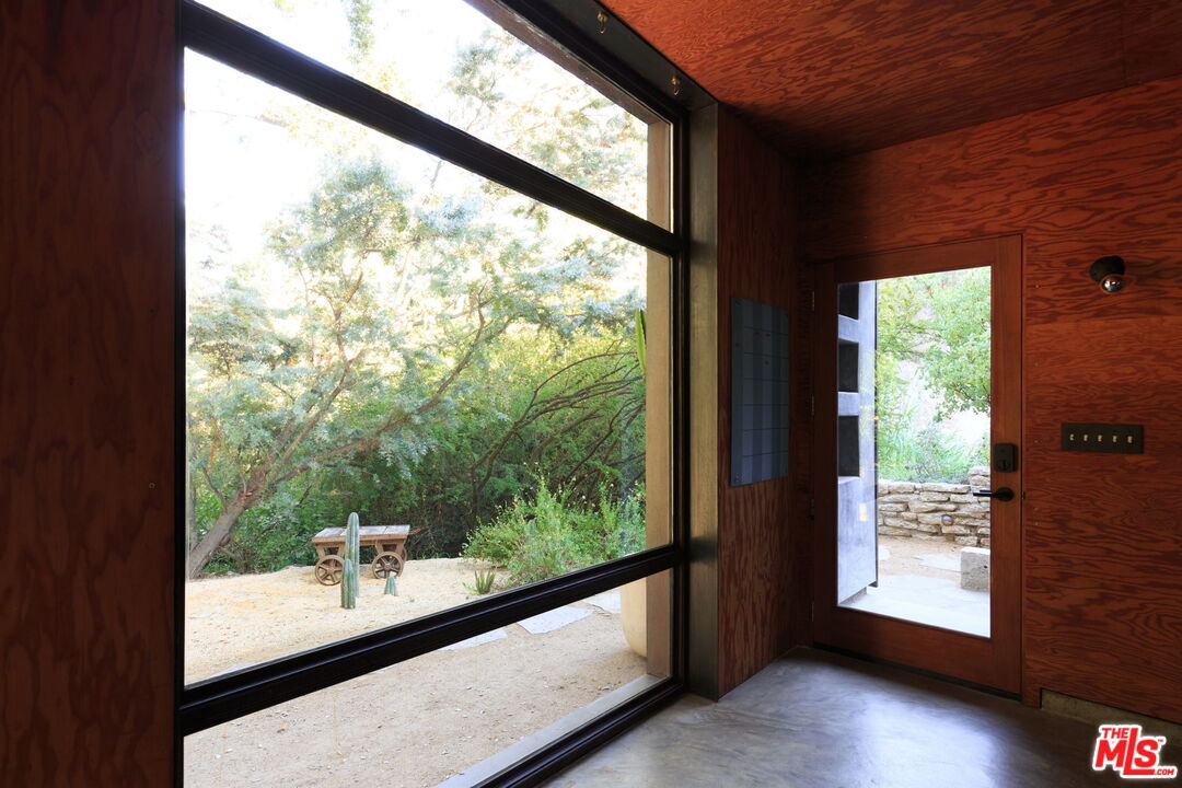 1397 Old Topanga Canyon Rd