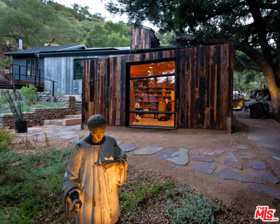 1397 Old Topanga Canyon Rd