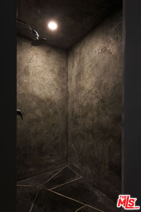 1397 Old Topanga Canyon Rd