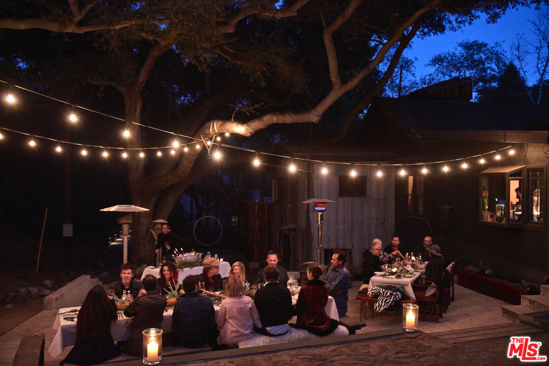 1397 Old Topanga Canyon Rd