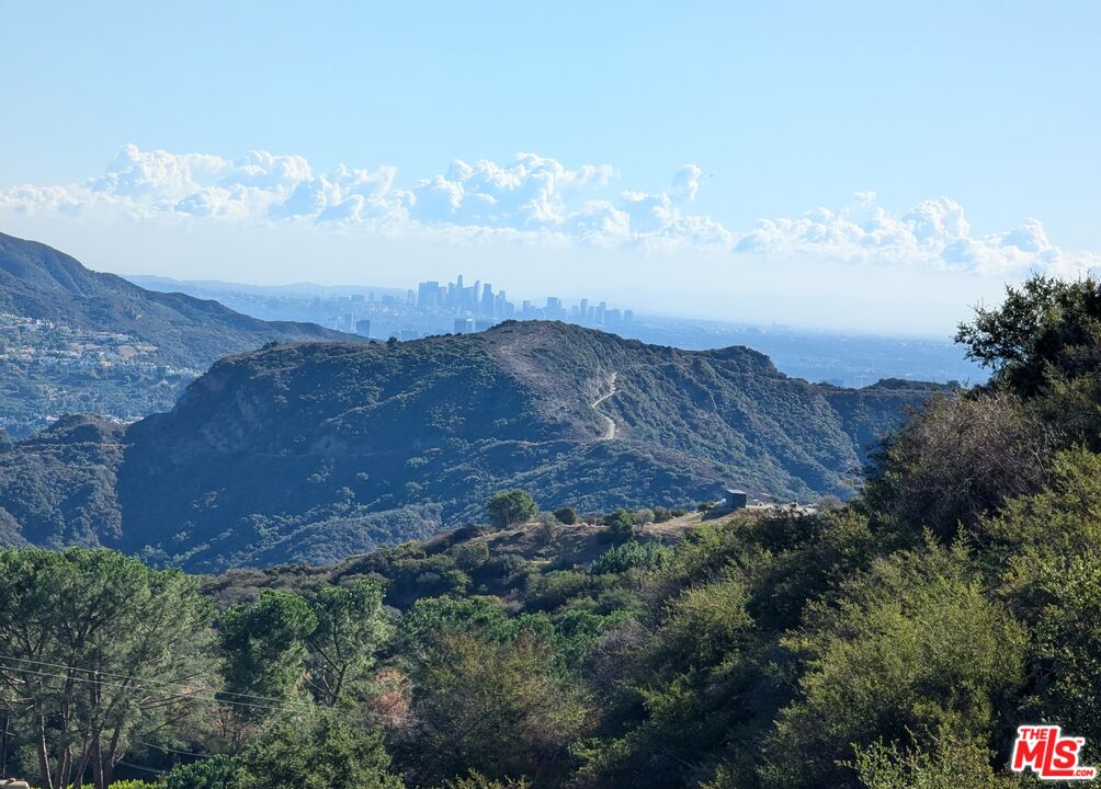 2260 Tuna Canyon Rd