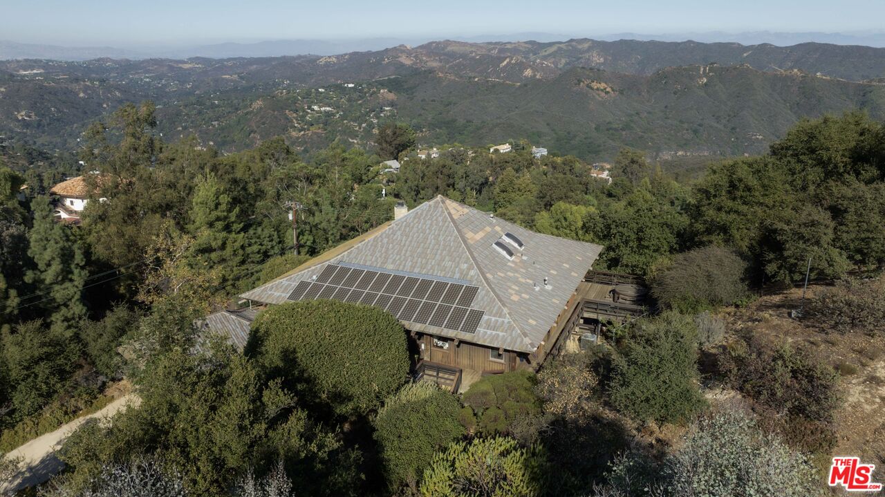 2260 Tuna Canyon Rd