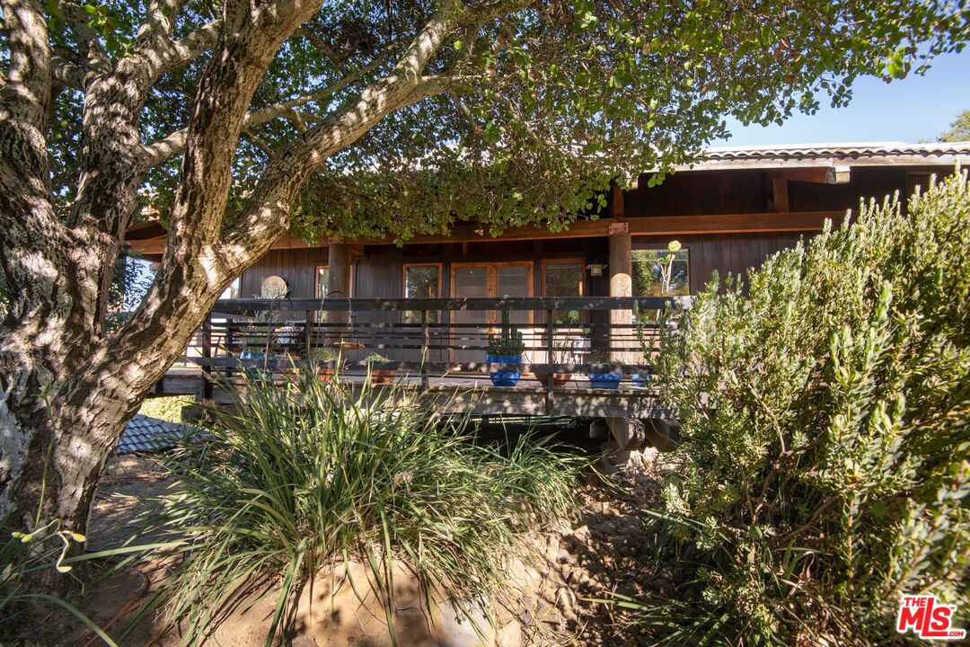 2260 Tuna Canyon Rd