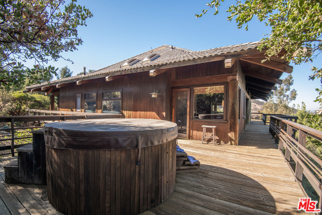 2260 Tuna Canyon Rd