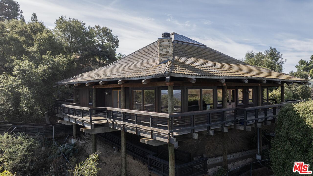 2260 Tuna Canyon Rd