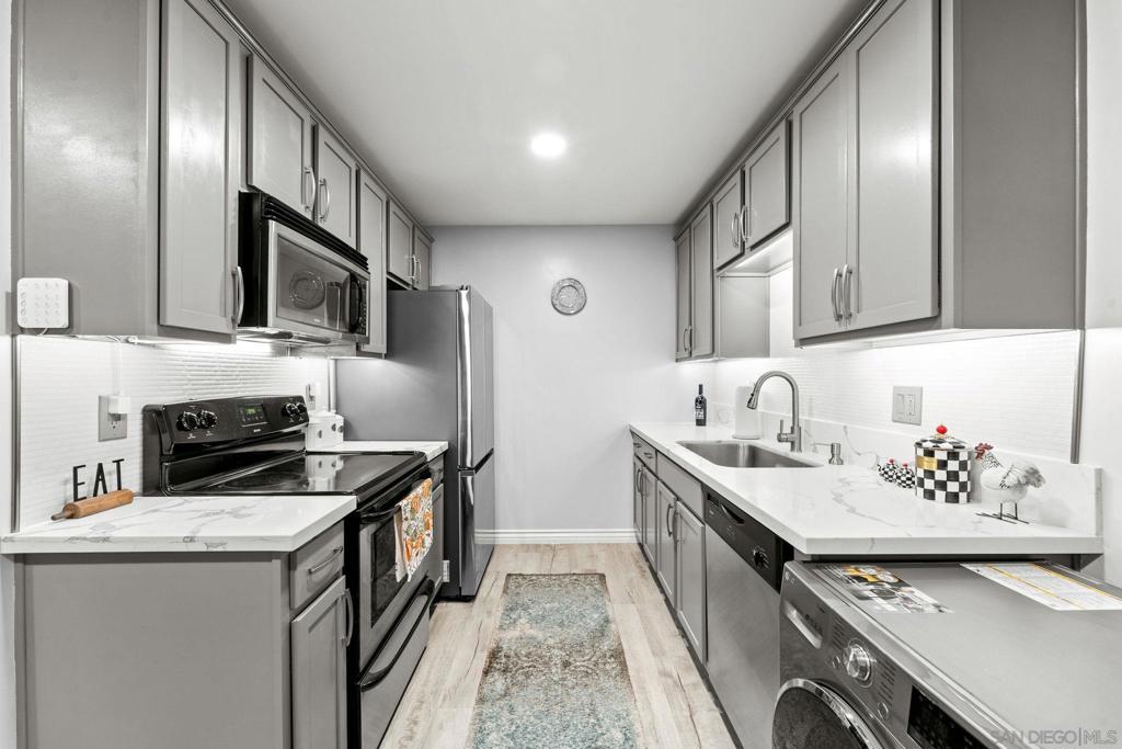 1386 E Madison Ave 10