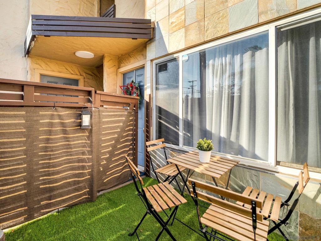 1386 E Madison Ave 10