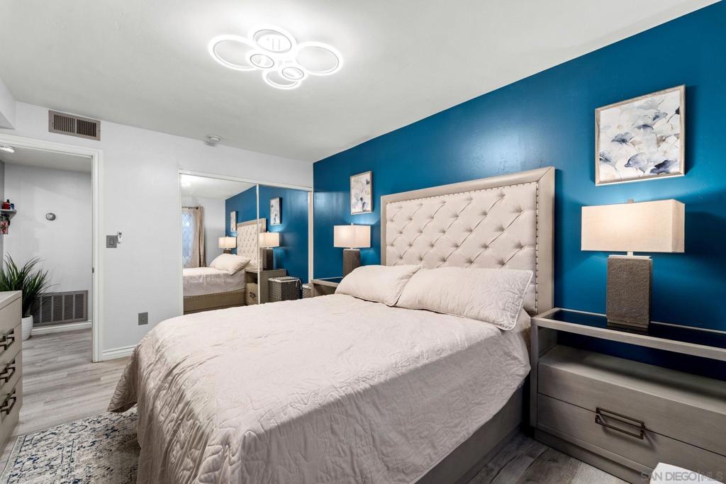 1386 E Madison Ave 10