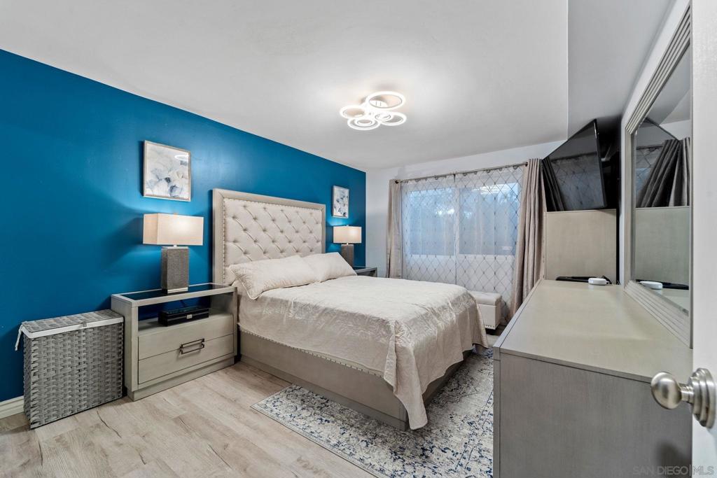 1386 E Madison Ave 10