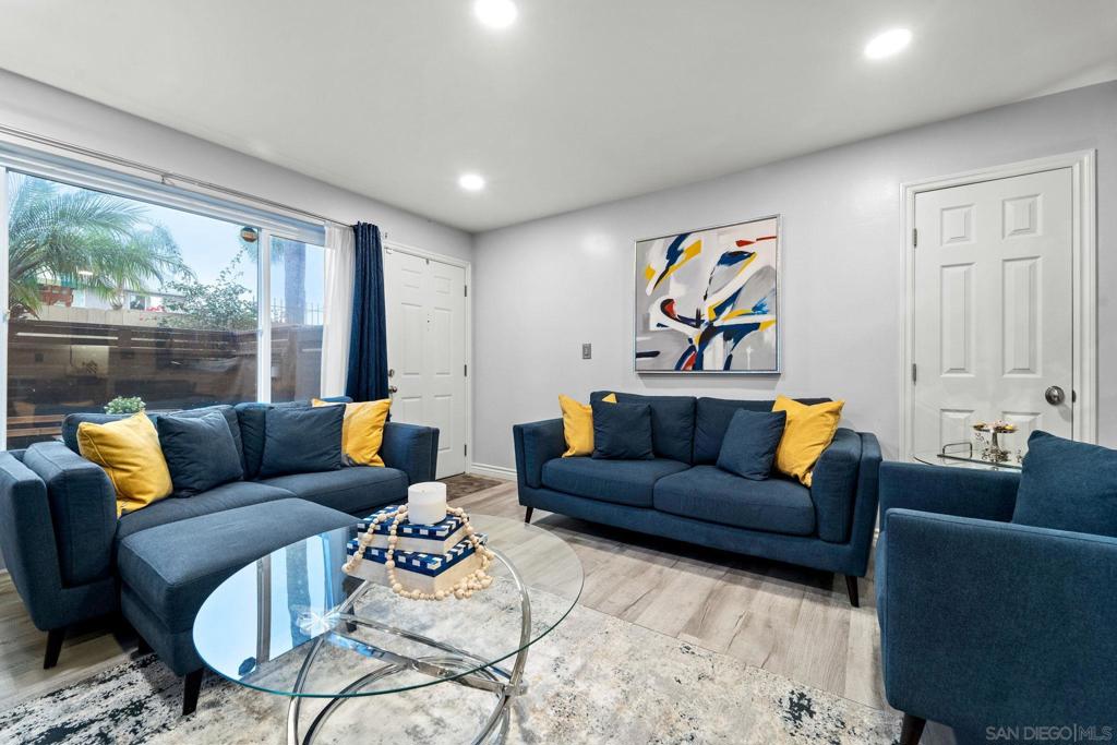 1386 E Madison Ave 10