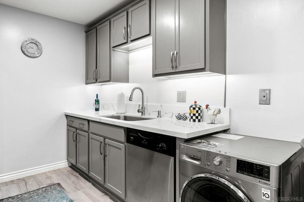 1386 E Madison Ave 10