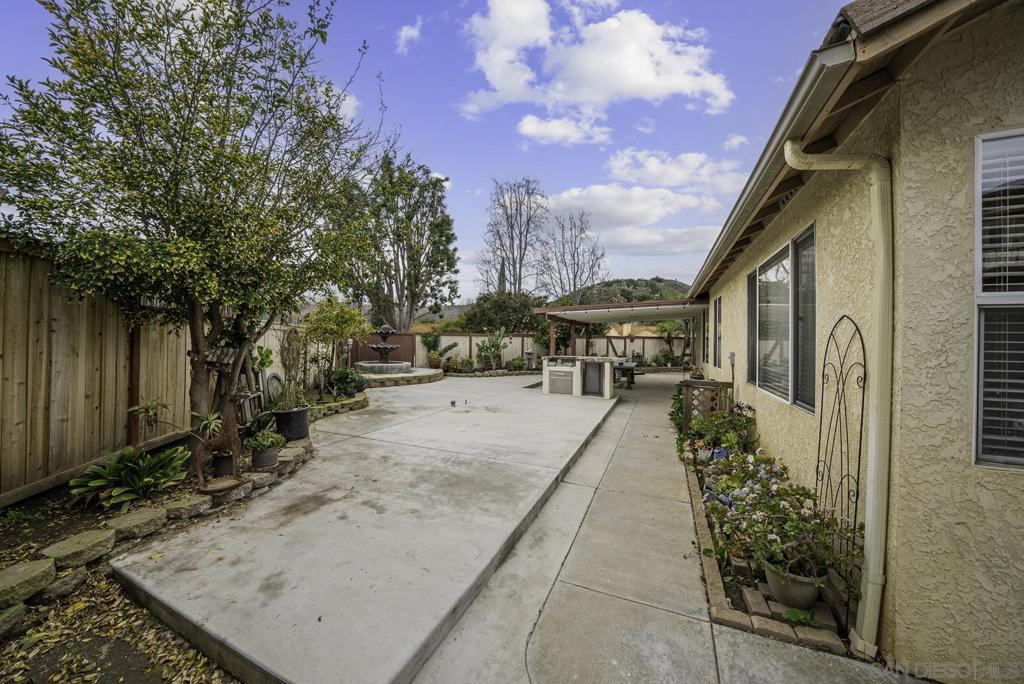 5001 Avocado Park Way