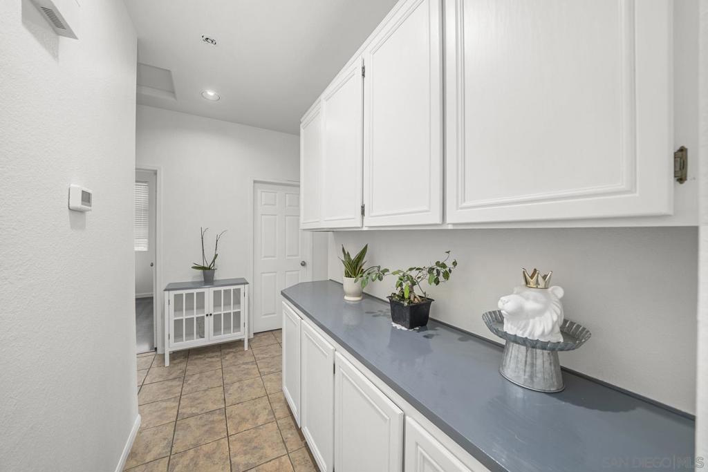 5001 Avocado Park Way