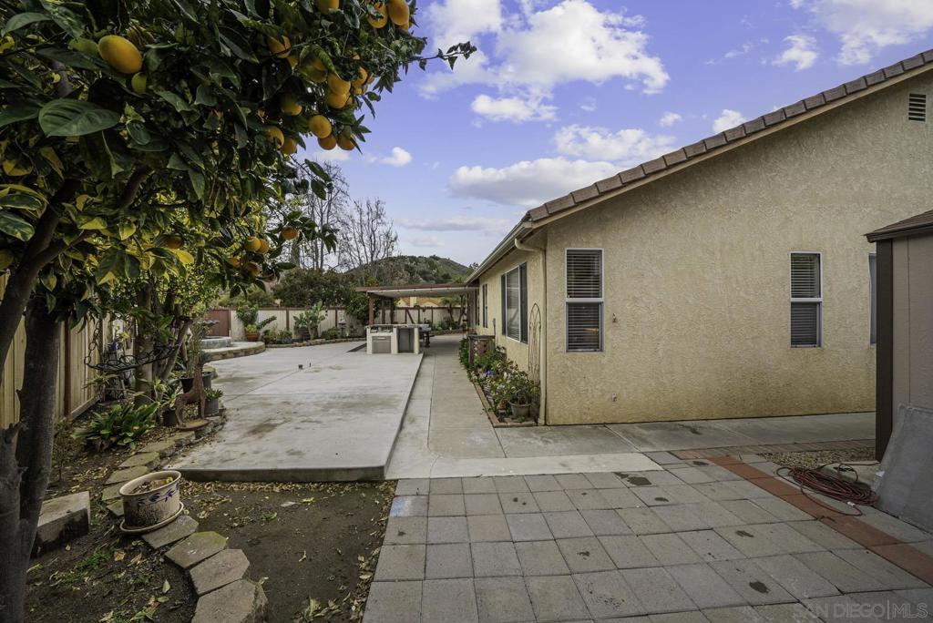 5001 Avocado Park Way