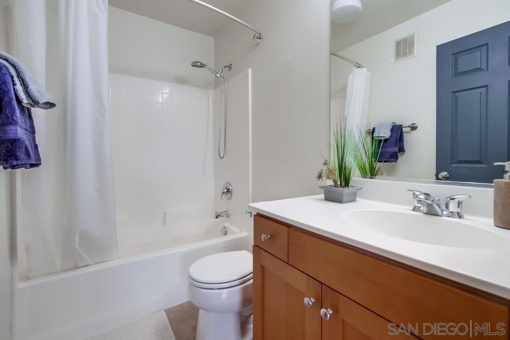 8728 Esplanade Park Ln