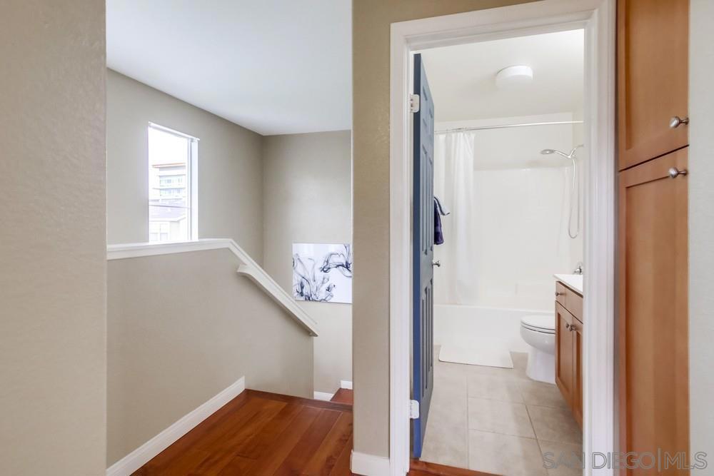 8728 Esplanade Park Ln