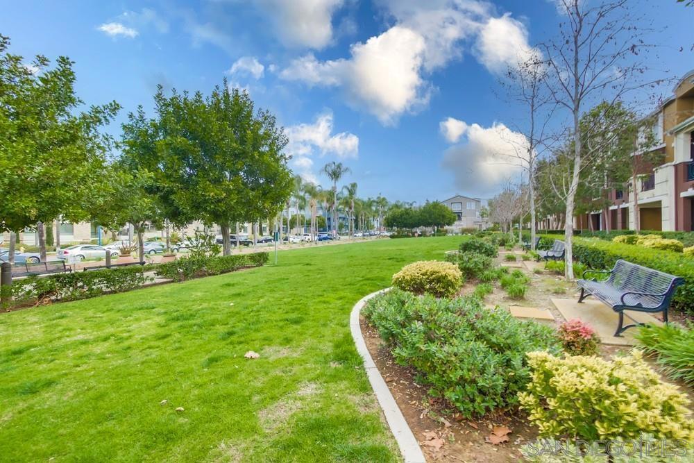 8728 Esplanade Park Ln