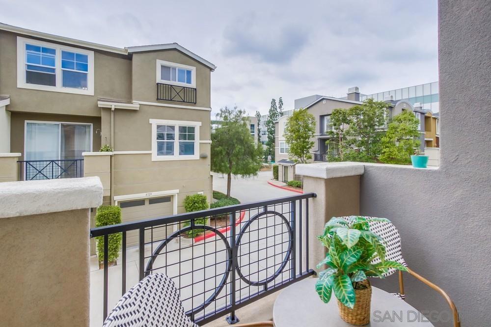 8728 Esplanade Park Ln
