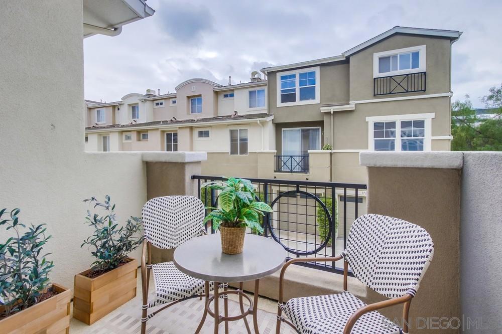 8728 Esplanade Park Ln