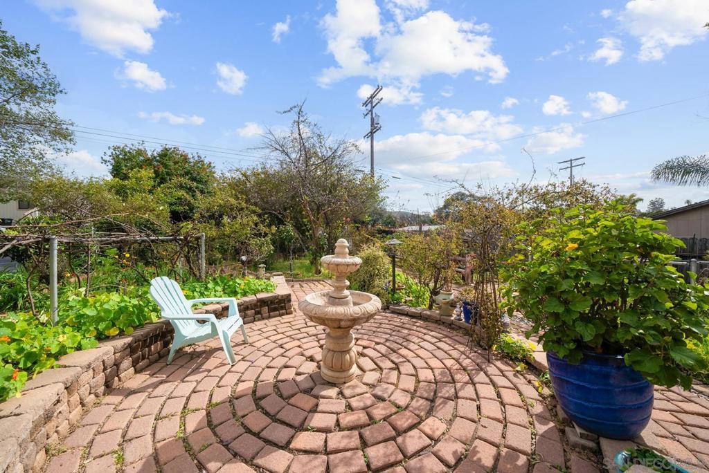 9627 1/2 Los Coches Rd