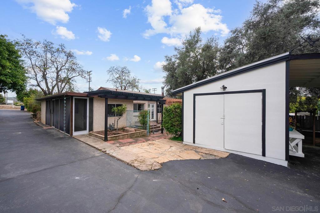 9627 1/2 Los Coches Rd