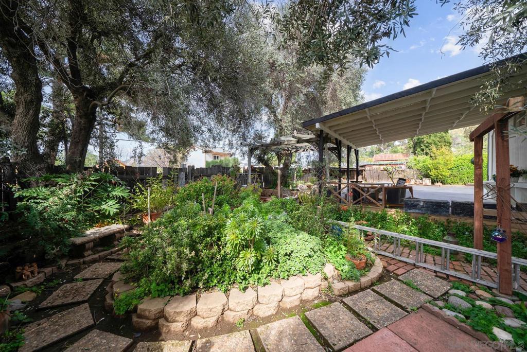 9627 1/2 Los Coches Rd