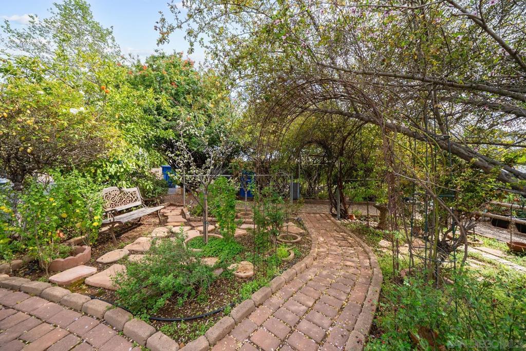 9627 1/2 Los Coches Rd