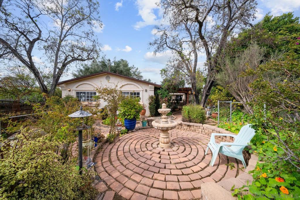 9627 1/2 Los Coches Rd