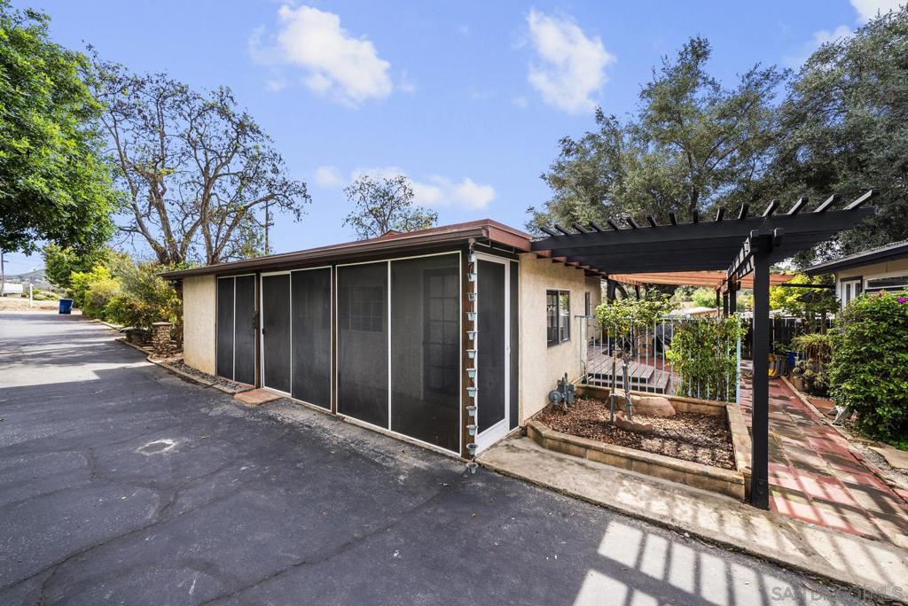 9627 1/2 Los Coches Rd