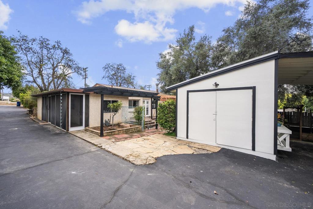 9627 1/2 Los Coches Rd